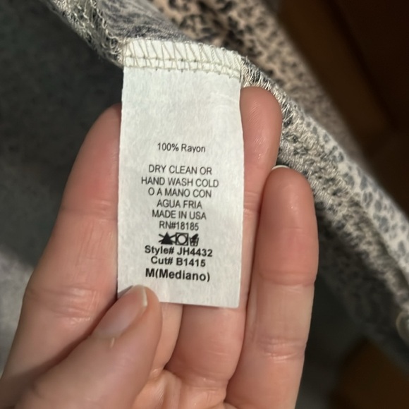 Carly Jean leopard cardigan​​​ - Picture 4 of 4